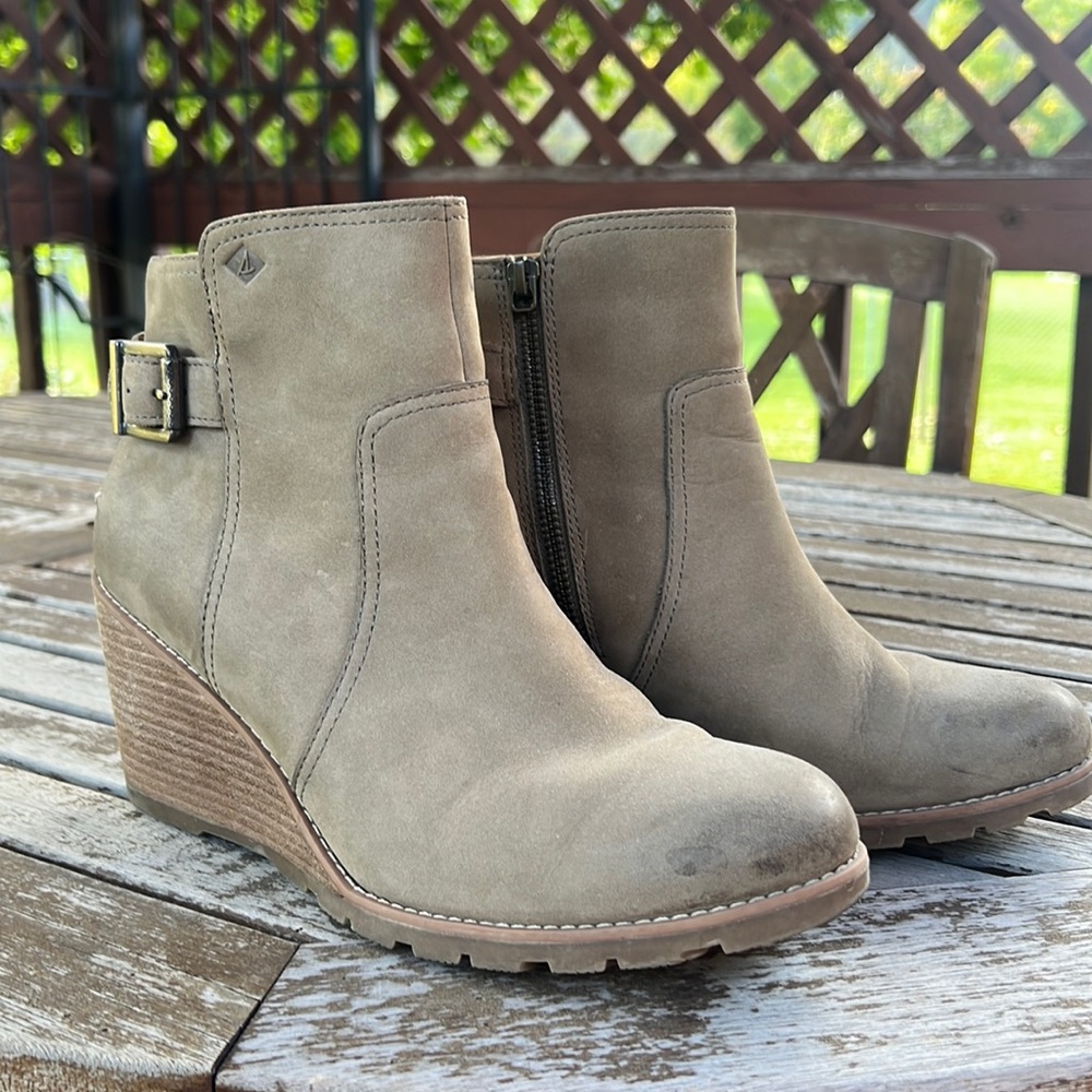 Sperry wedge boot